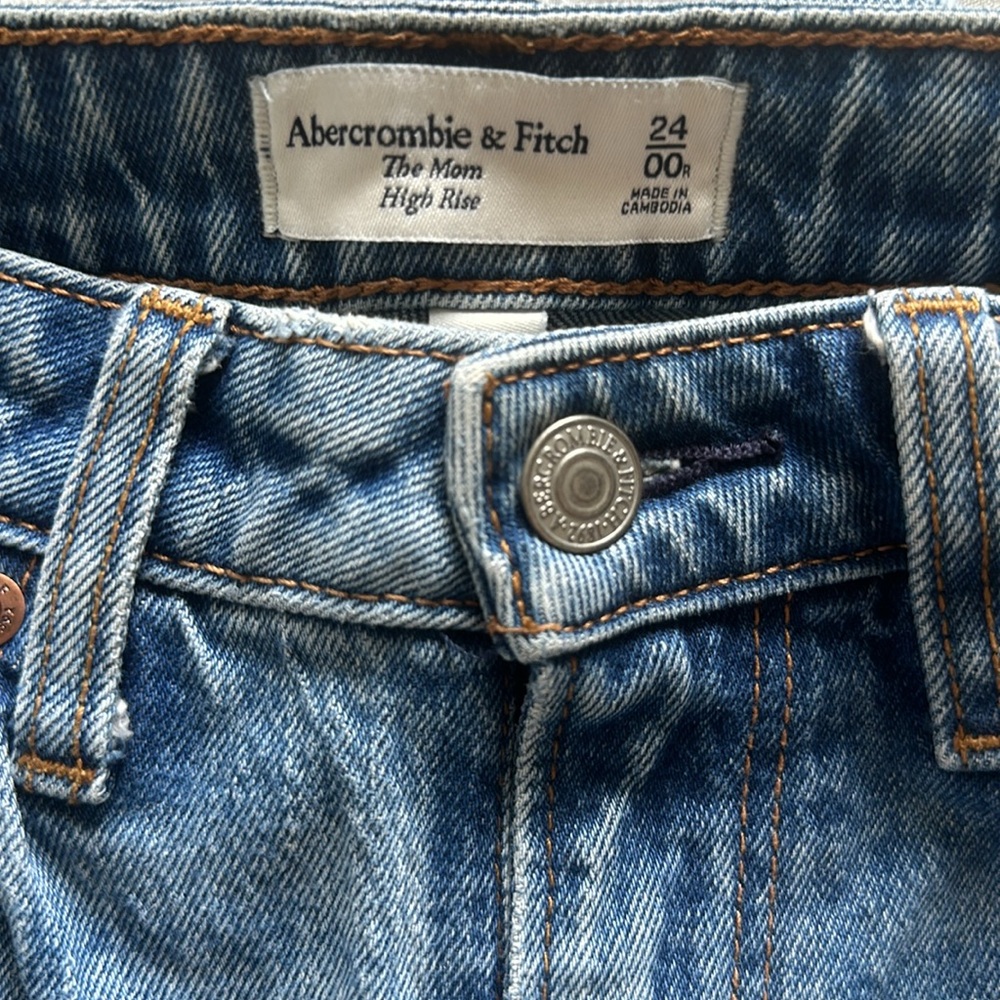 A&F 👖 HIGH RISE JEANS - Picture 2 of 2